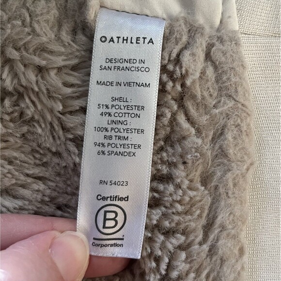 Athleta Hoodie Jacket Women’s M Triumph Luxe Shine Pearl Cream 511431 Faux Fur - Picture 11 of 11